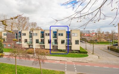 Van Alphens. 2
