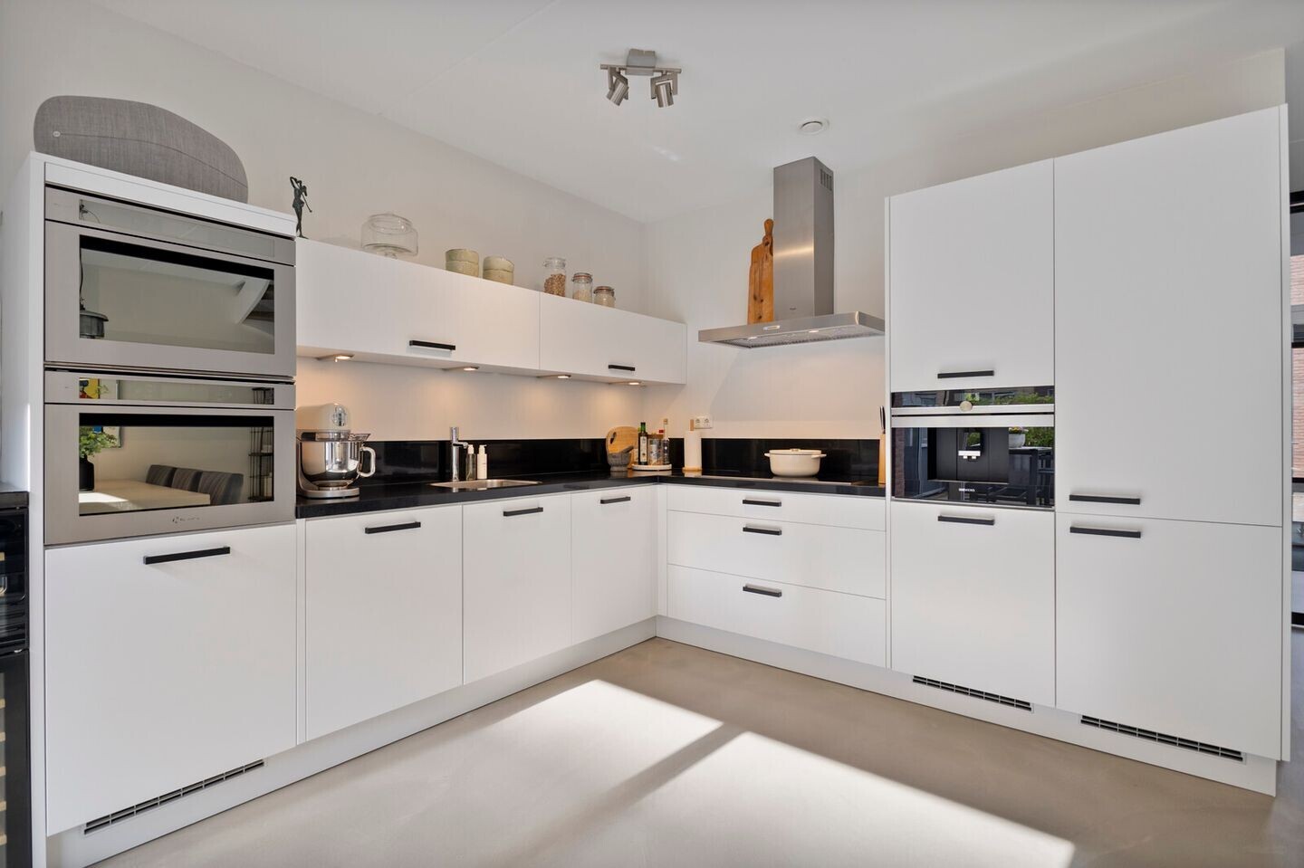 Tussenwoning te koop: Zandersbuurt 22, Alkmaar