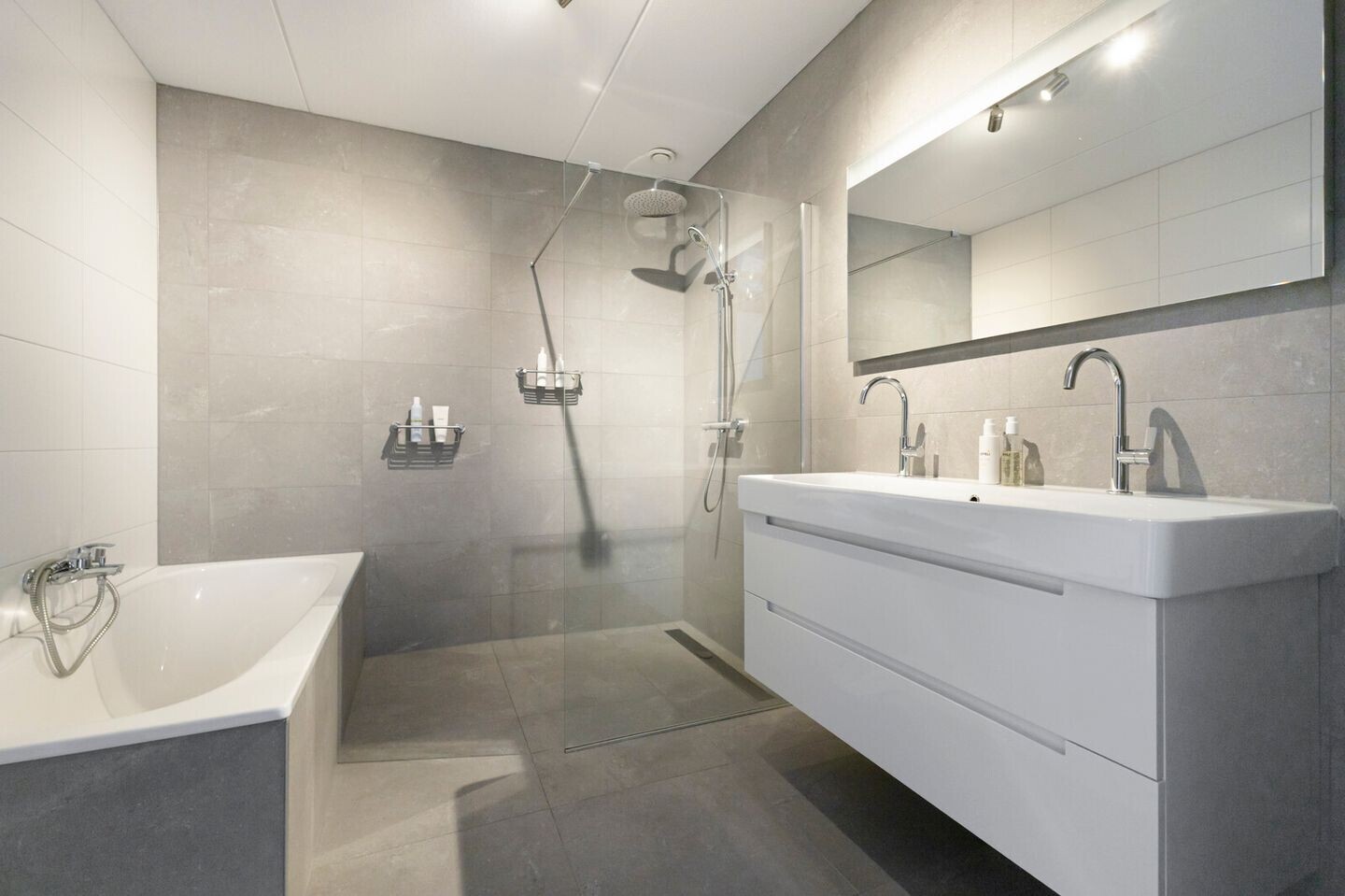 Tussenwoning te koop: Zandersbuurt 22, Alkmaar