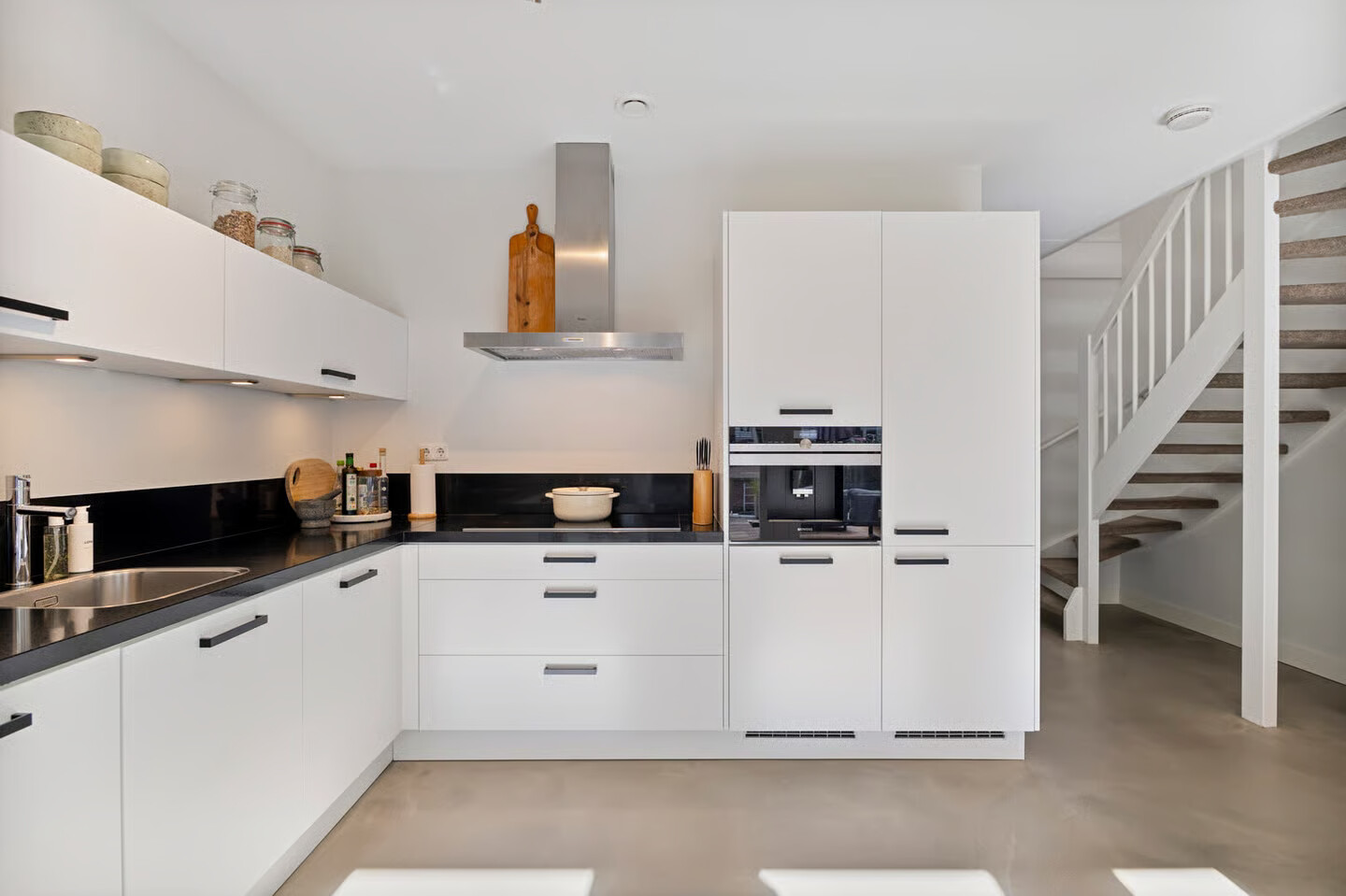 Tussenwoning te koop: Zandersbuurt 22, Alkmaar