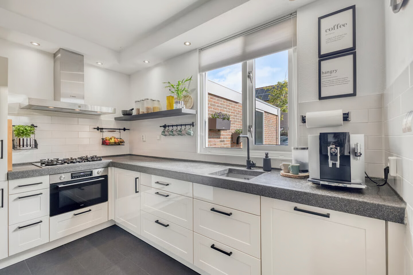 Hoekwoning te koop: Wytemalaan 44, Alkmaar
