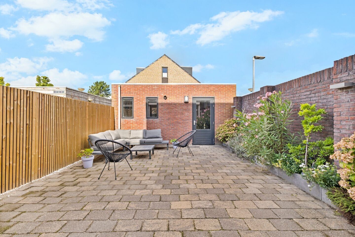 Tussenwoning te koop: De Sonnavillestraat 32, Alkmaar