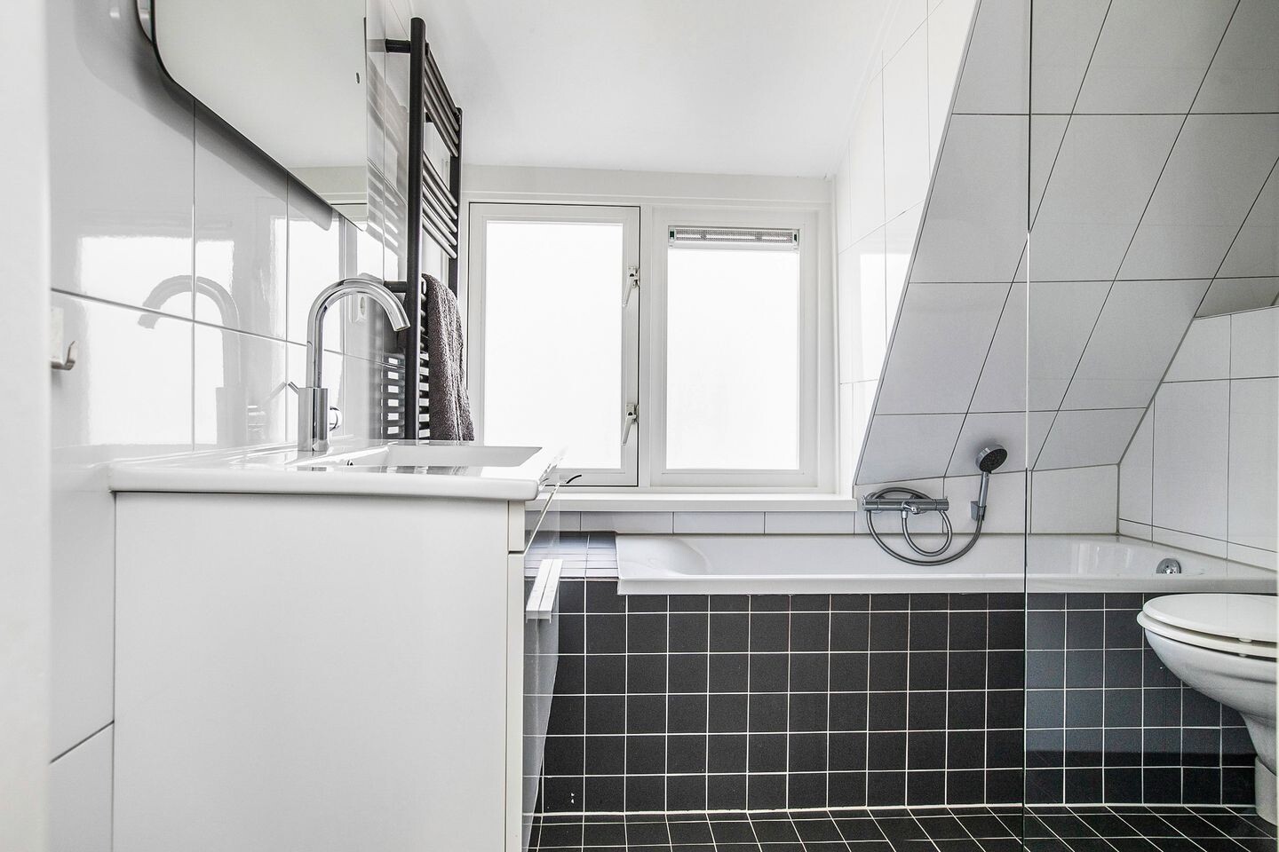 Tussenwoning te koop: Stuartstraat 92, Alkmaar