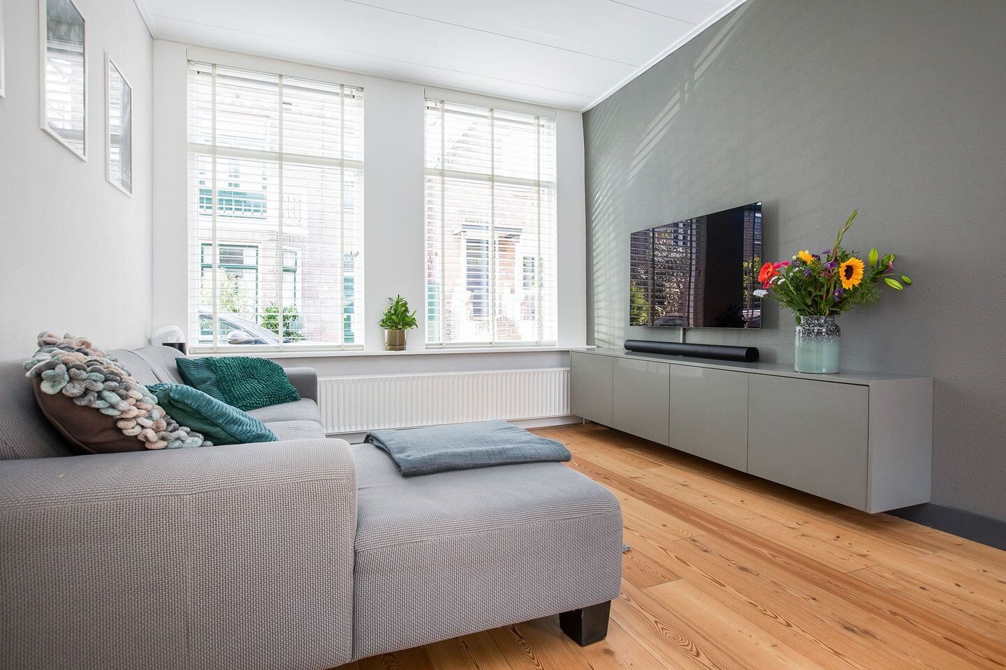 Tussenwoning te koop: Stuartstraat 92, Alkmaar
