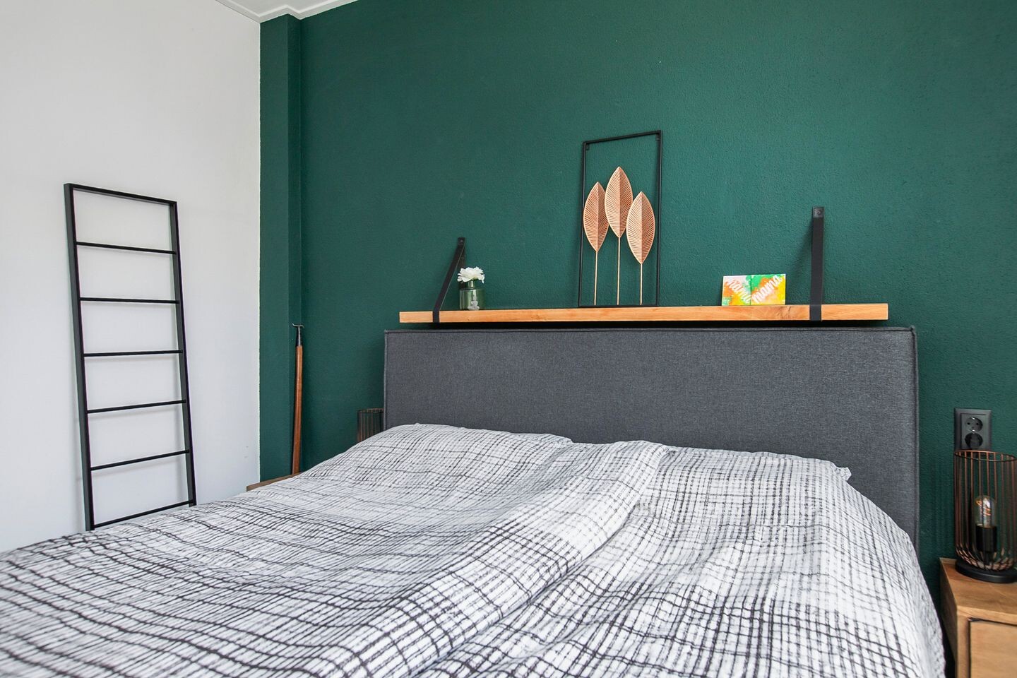 Tussenwoning te koop: Stuartstraat 92, Alkmaar