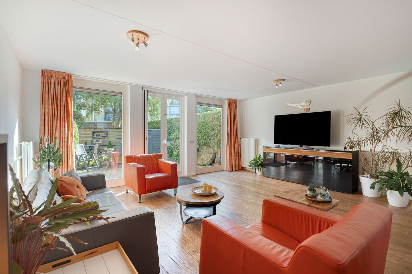 Tussenwoning te koop: Saenredamhof 29, Alkmaar