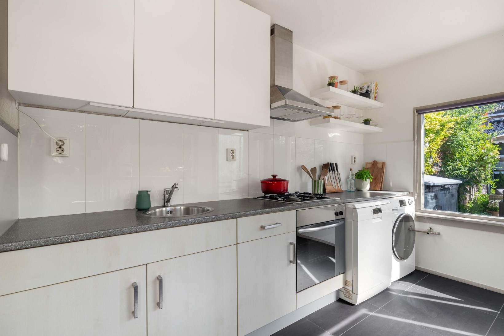 Hoekwoning te koop: Dijkgraafstraat 35, Alkmaar