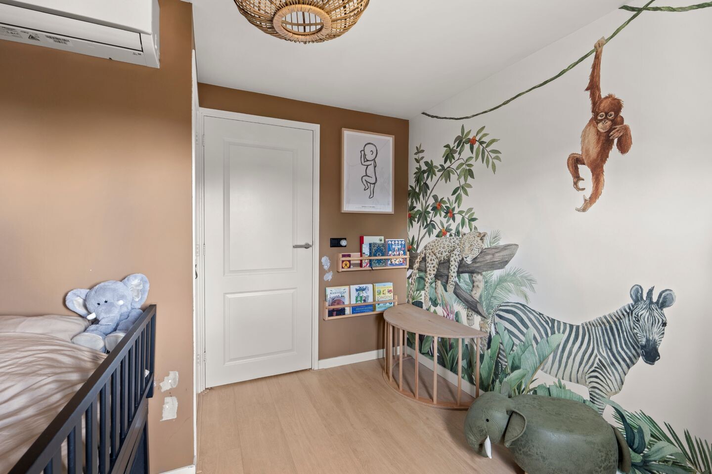 Twee-onder-één-kap te koop: Herenweg 214, Alkmaar