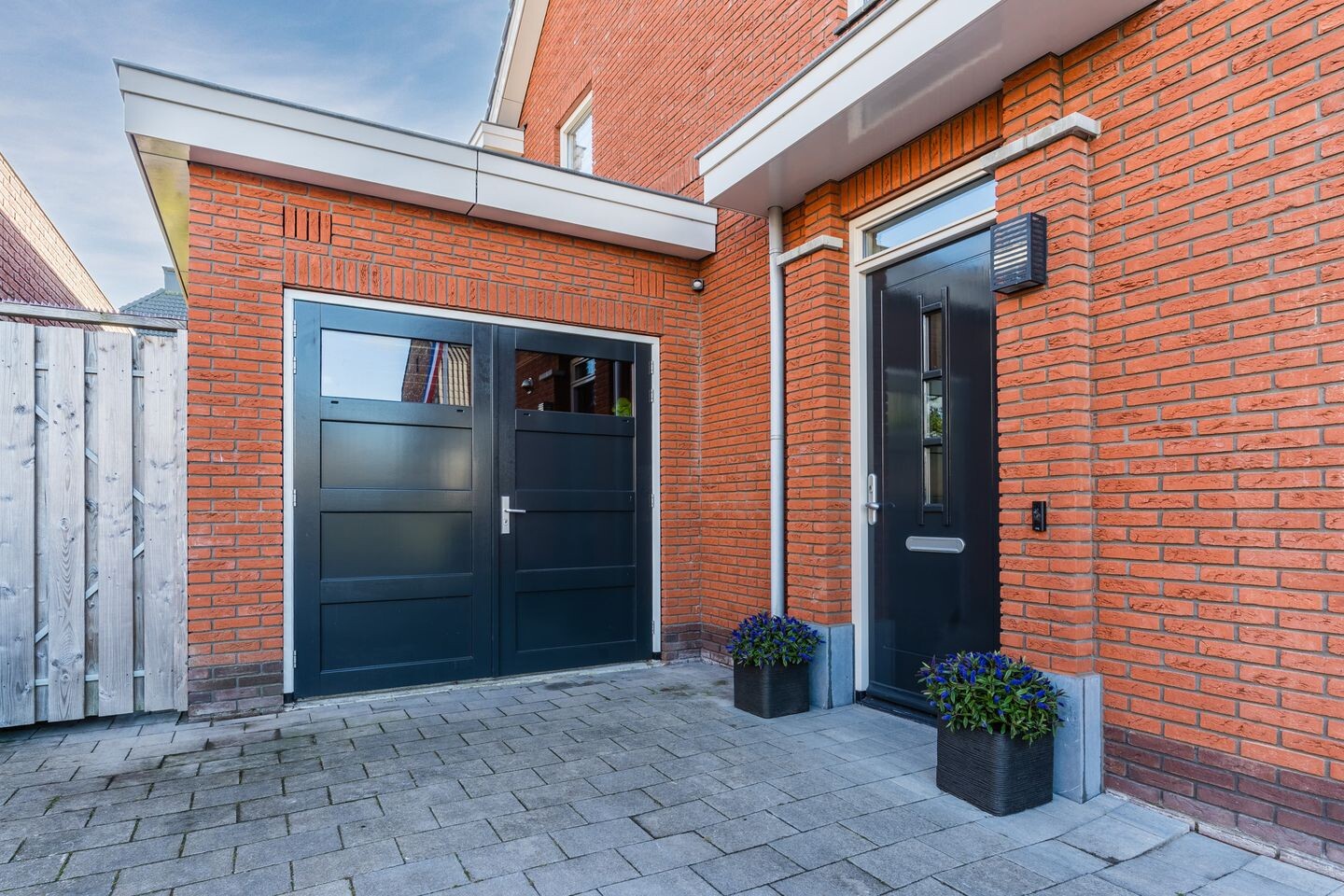 Twee-onder-één-kap te koop: Warsloot 8, Alkmaar