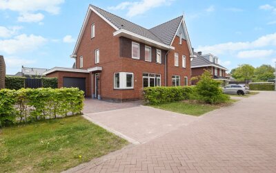 Poel 8
