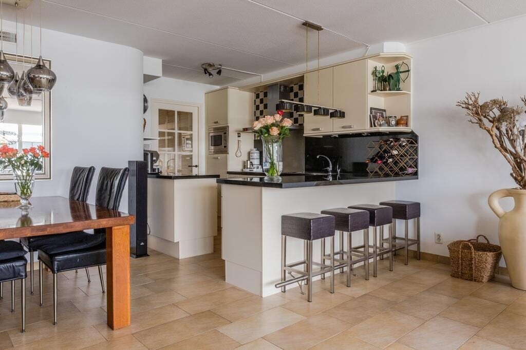 Appartement te koop: Oosterweezenstraat 331, Alkmaar