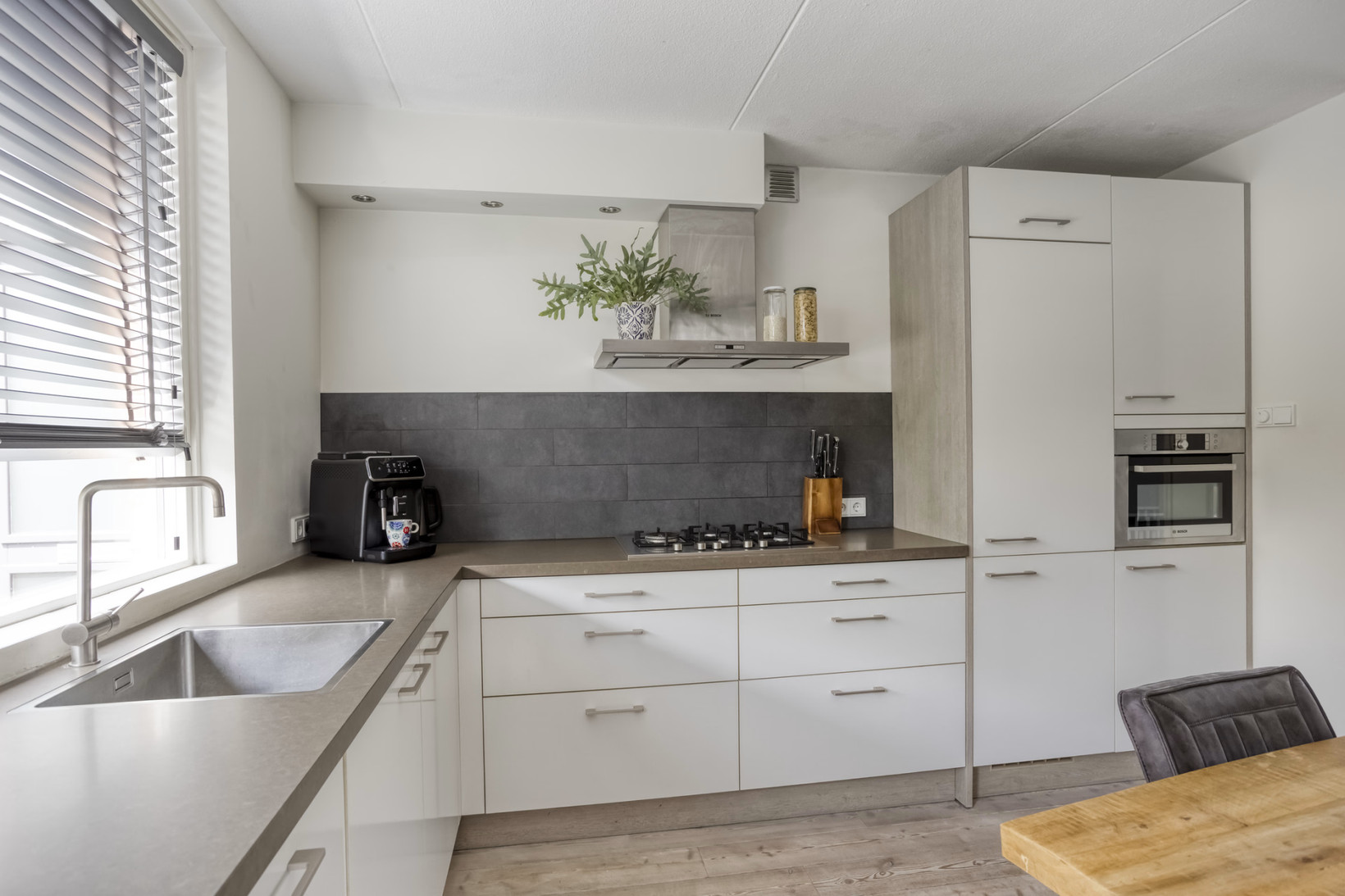 Tussenwoning te koop: Sonnenburg 10, Alkmaar