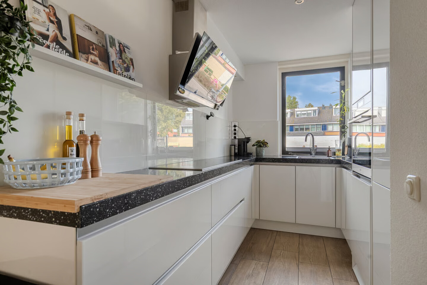 Tussenwoning te koop: Biesboschstraat 38, Alkmaar
