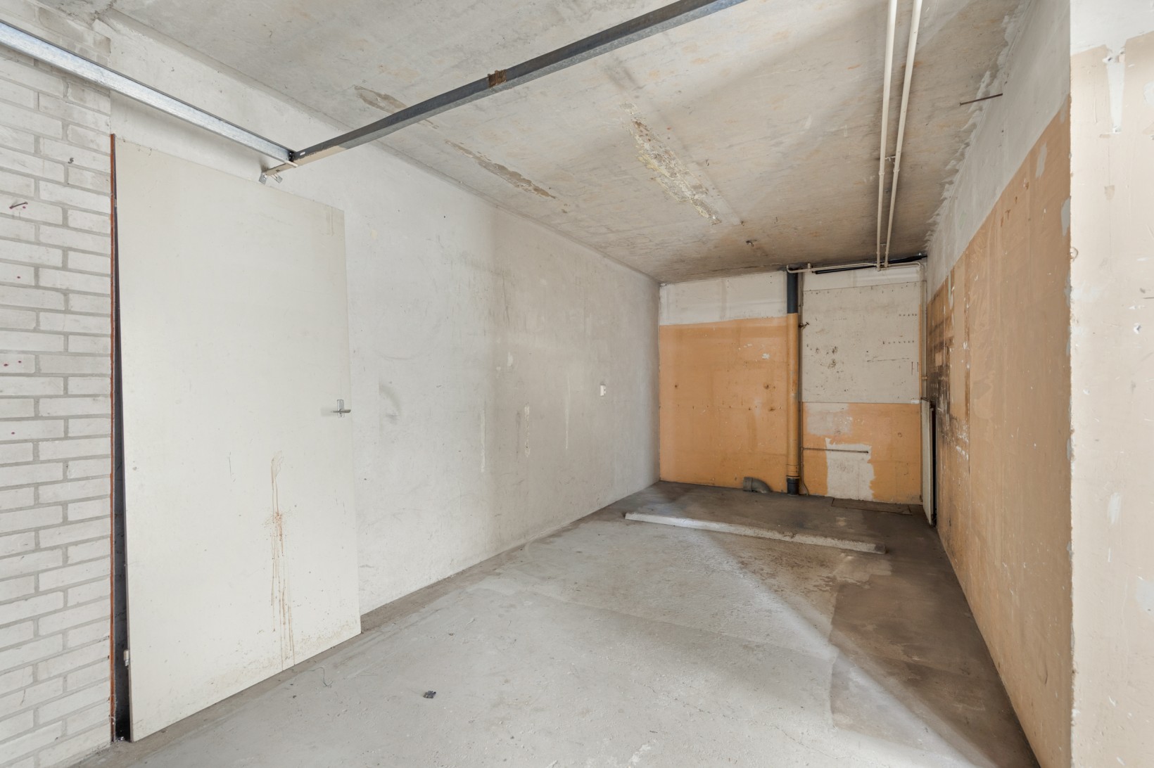 Tussenwoning te koop: Broekerwaard 146, Alkmaar
