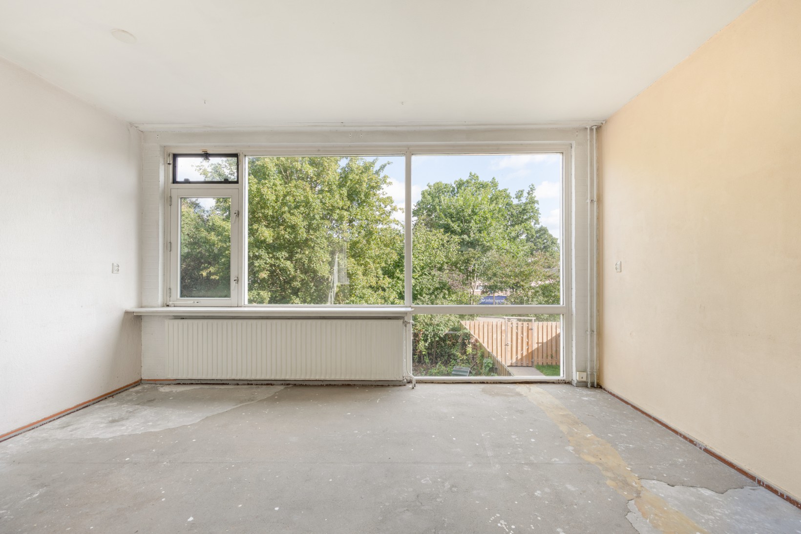 Tussenwoning te koop: Broekerwaard 146, Alkmaar