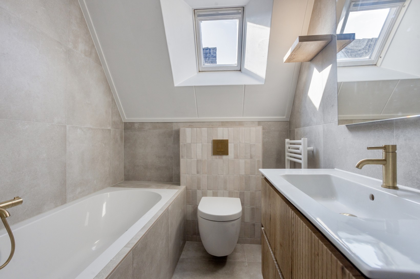 Vrijstaande woning te koop: Valkenierstraat 37, Alkmaar