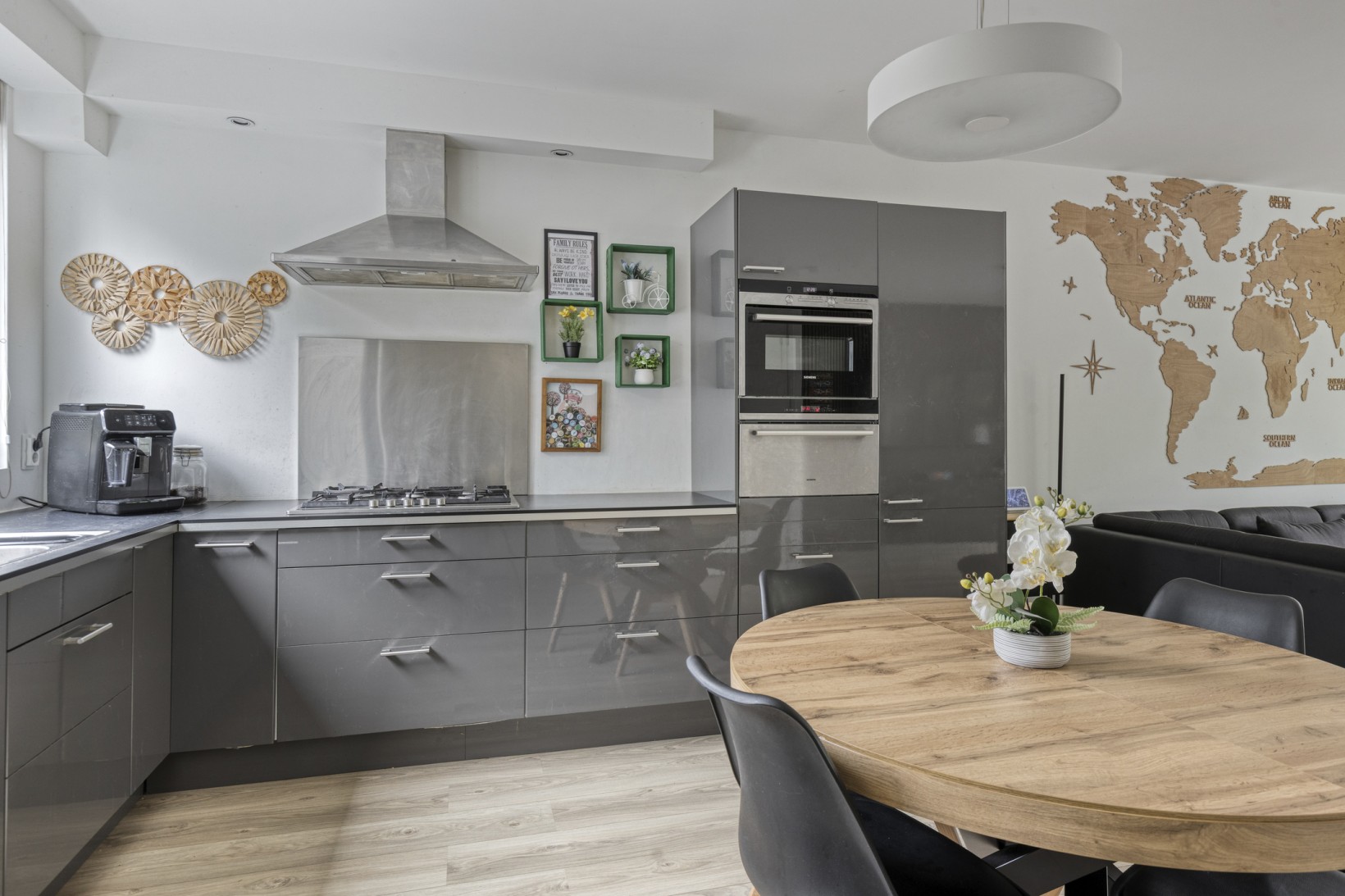 Tussenwoning te koop: Leeststraat 17, Alkmaar