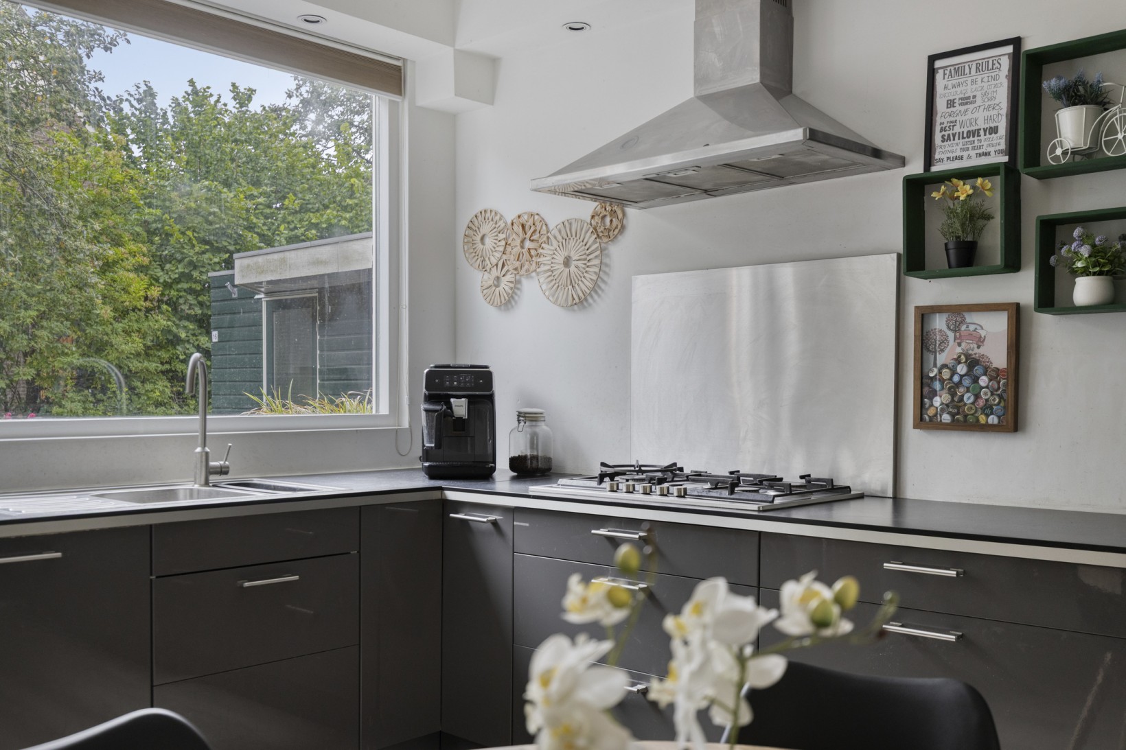 Tussenwoning te koop: Leeststraat 17, Alkmaar