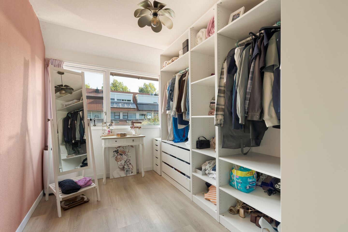 Tussenwoning te koop: Suze Groenewegstraat 14, Alkmaar
