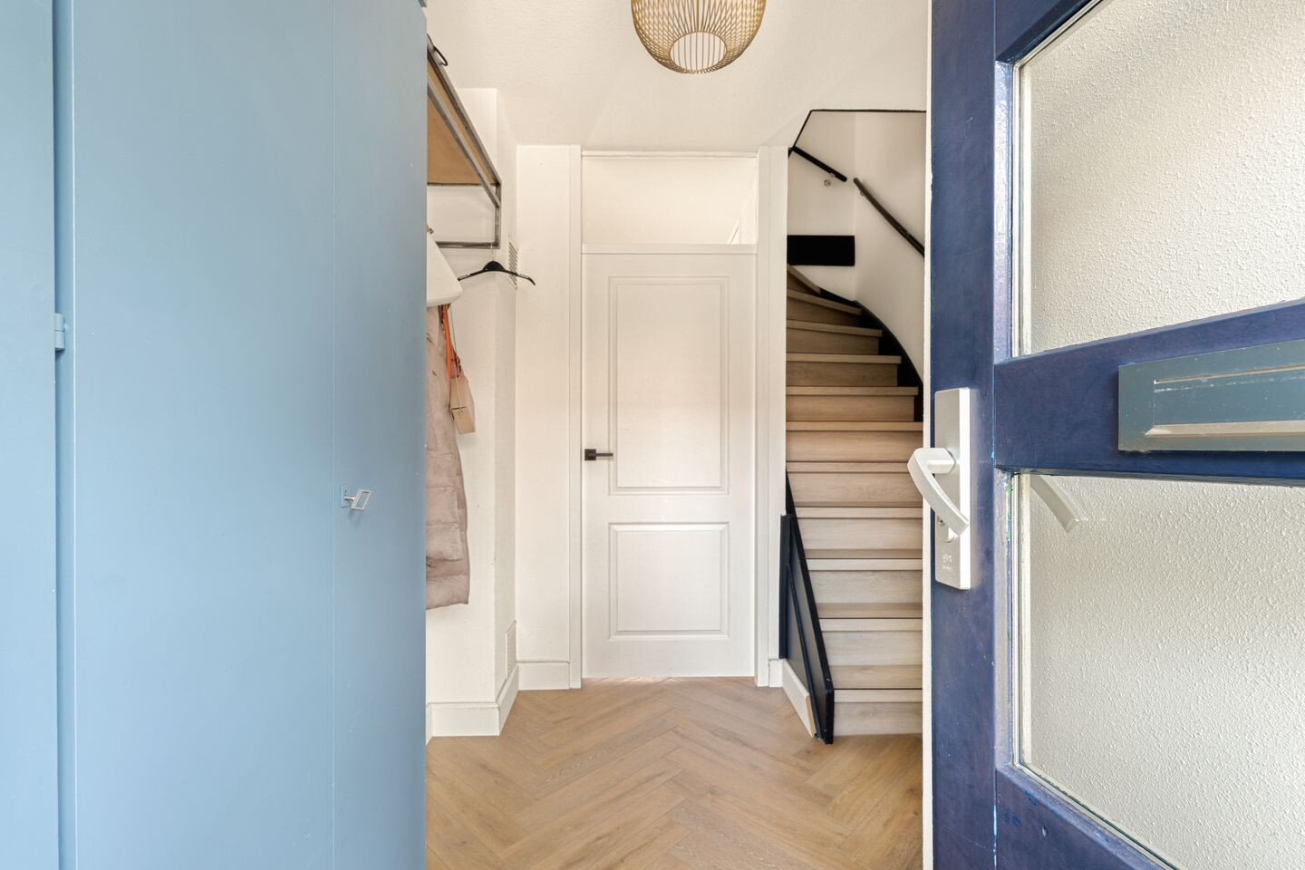 Tussenwoning te koop: Suze Groenewegstraat 14, Alkmaar
