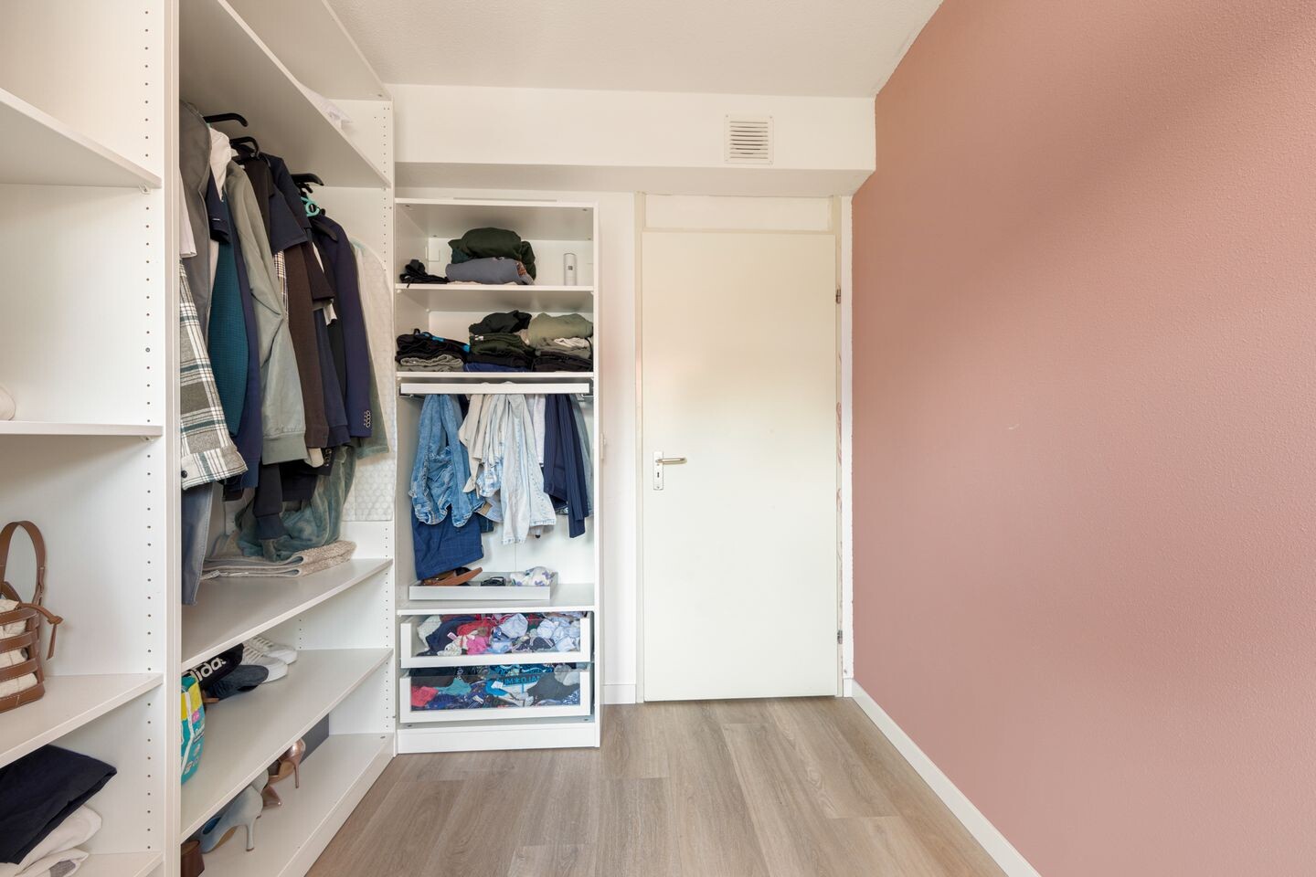Tussenwoning te koop: Suze Groenewegstraat 14, Alkmaar