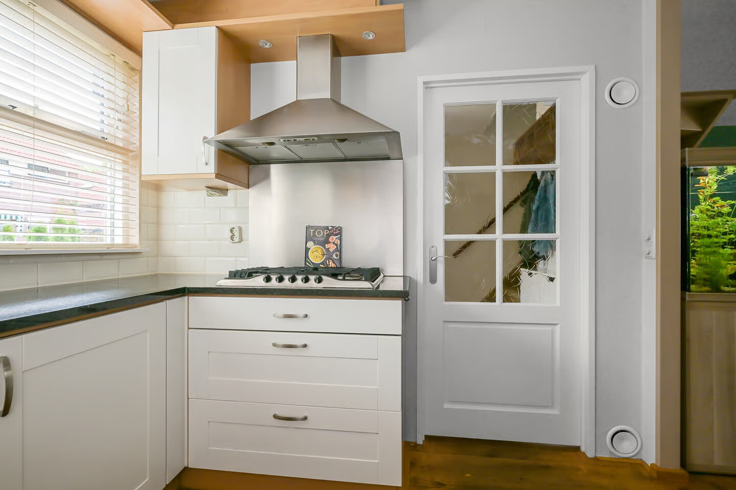 Tussenwoning te koop: Roosje Vosstraat 5, Alkmaar