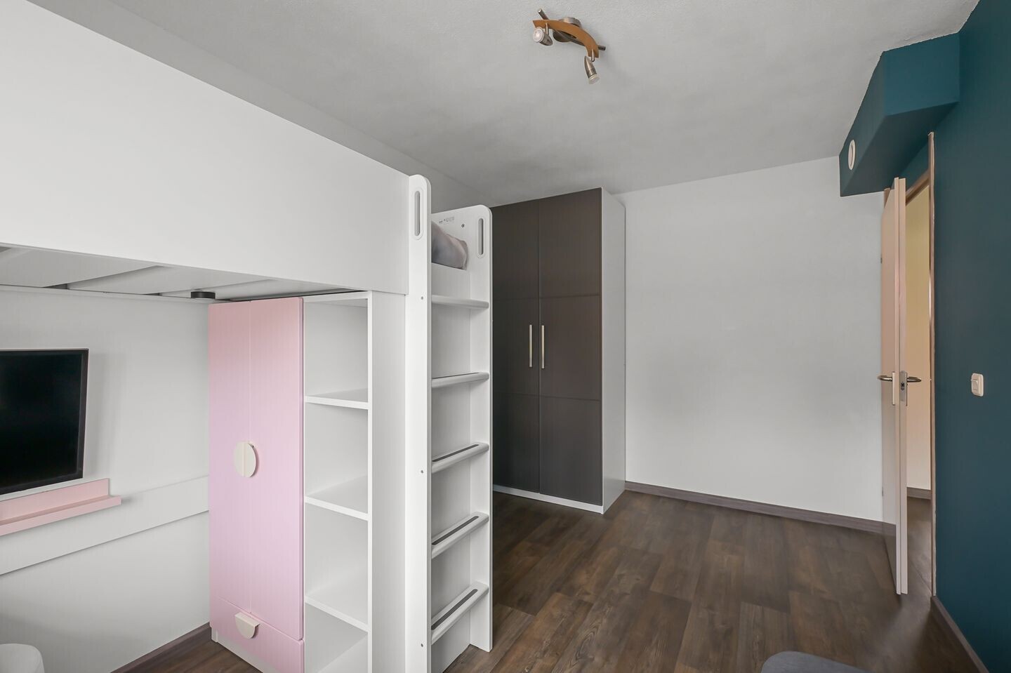 Tussenwoning te koop: Roosje Vosstraat 5, Alkmaar