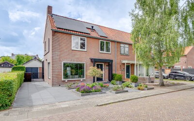 Raadhuisstraat 43