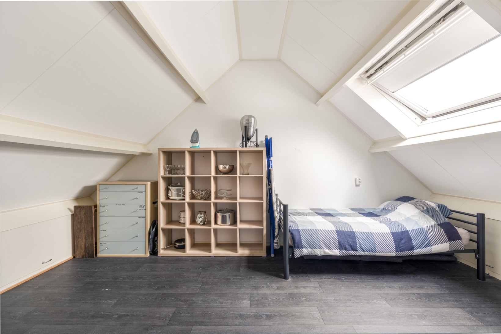 Tussenwoning te koop: Essenlaan 16, Oudorp