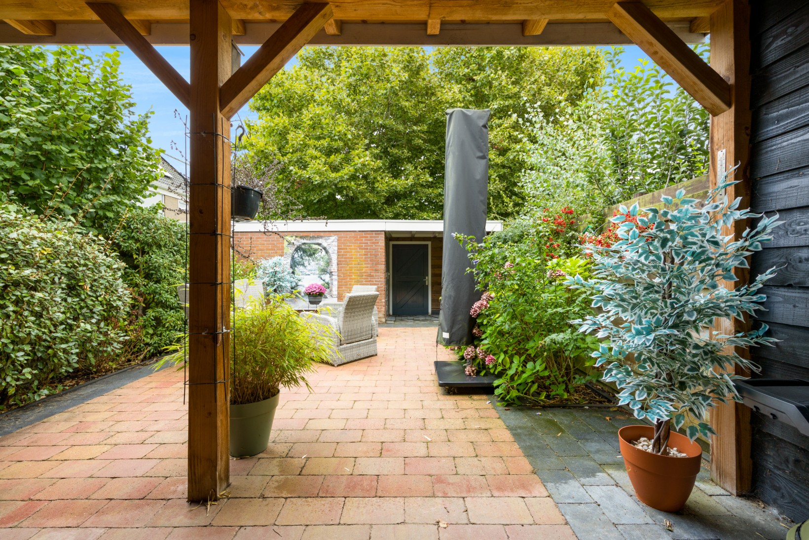 Tussenwoning te koop: Essenlaan 16, Oudorp