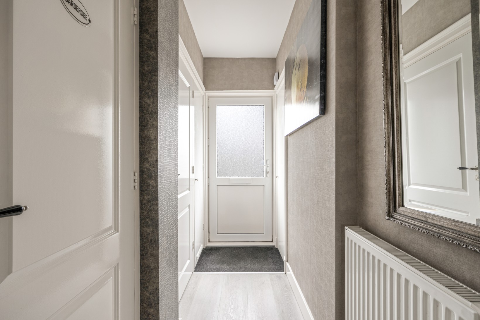 Tussenwoning te koop: Essenlaan 16, Oudorp