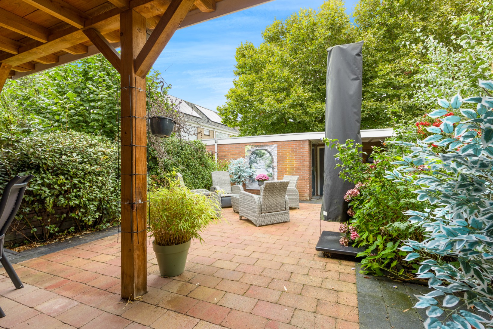 Tussenwoning te koop: Essenlaan 16, Oudorp