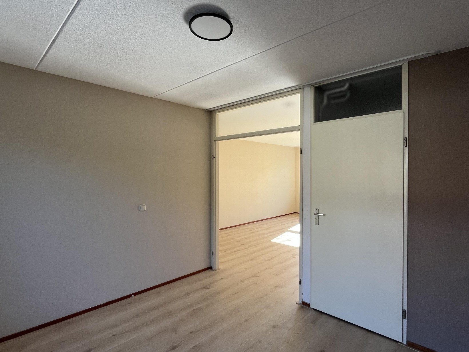 Tussenwoning te koop: Morgen 27, Stompetoren