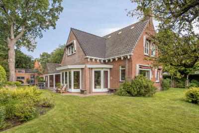 Van Foreestlaan 2