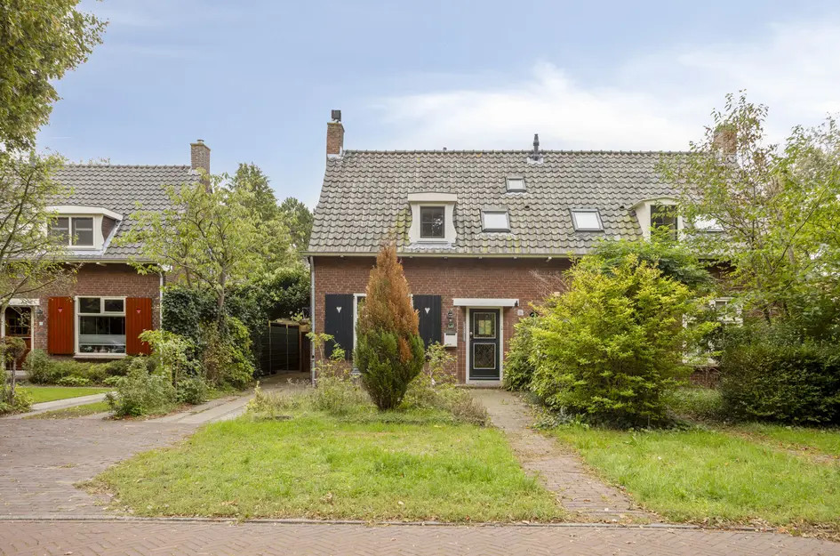 Twee-onder-één-kap te koop: Spoorlaan 13, Heiloo
