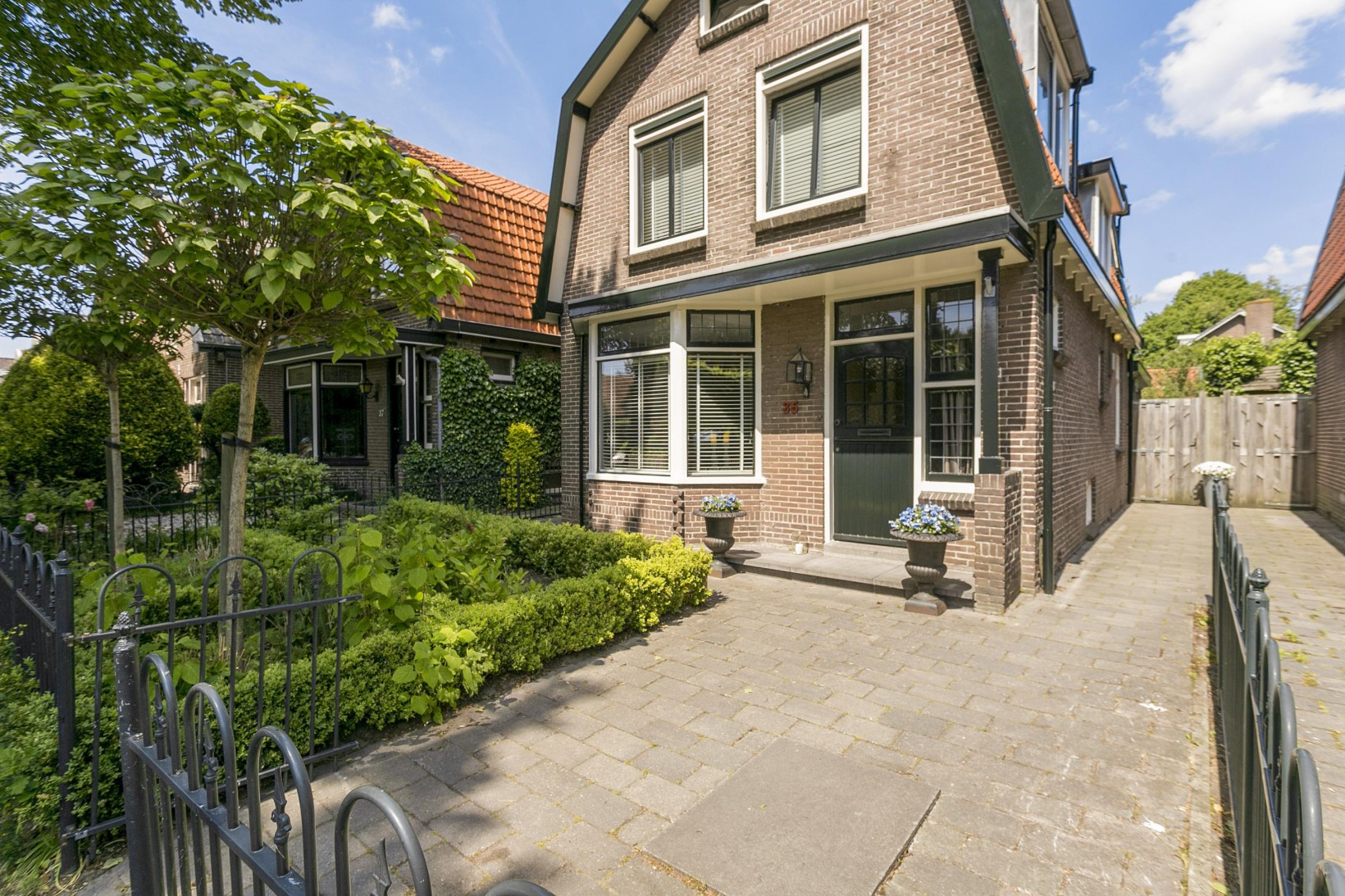 Vrijstaande woning te koop: Stationsweg 35, Heiloo