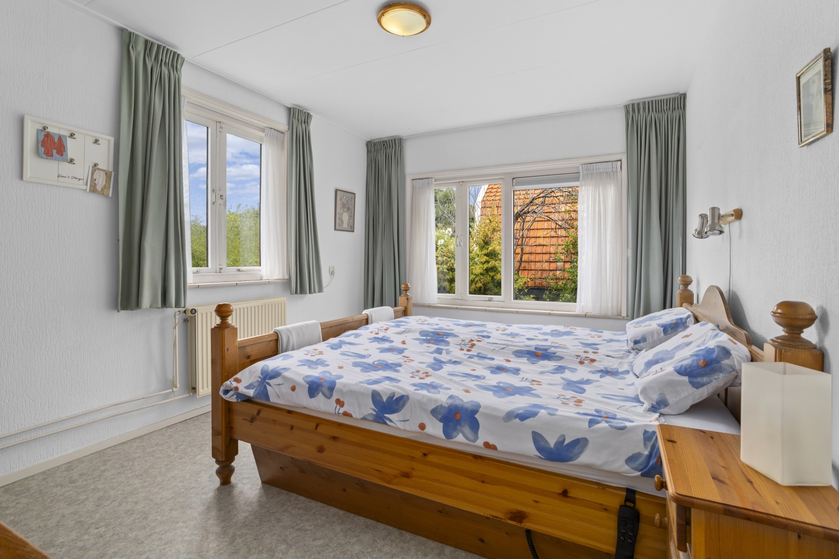 Twee-onder-één-kap te koop: Kennemerstraatweg 221, Heiloo