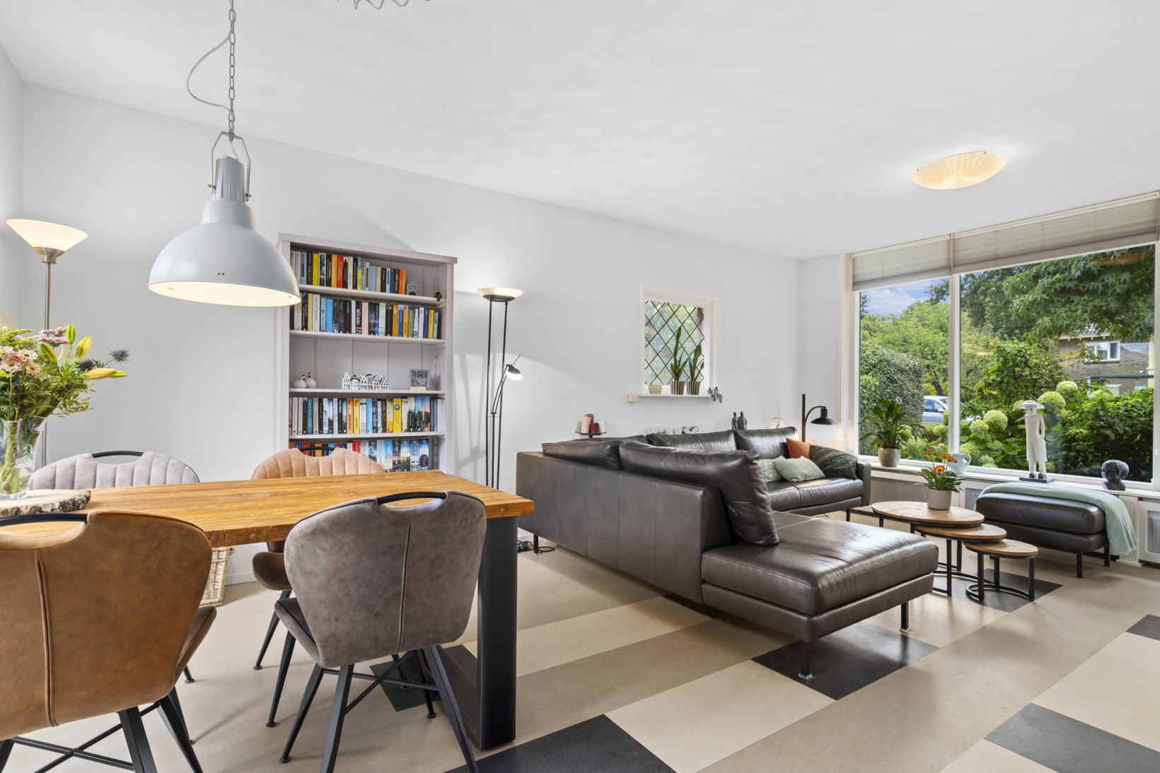 Twee-onder-één-kap te koop: Kennemerstraatweg 221, Heiloo