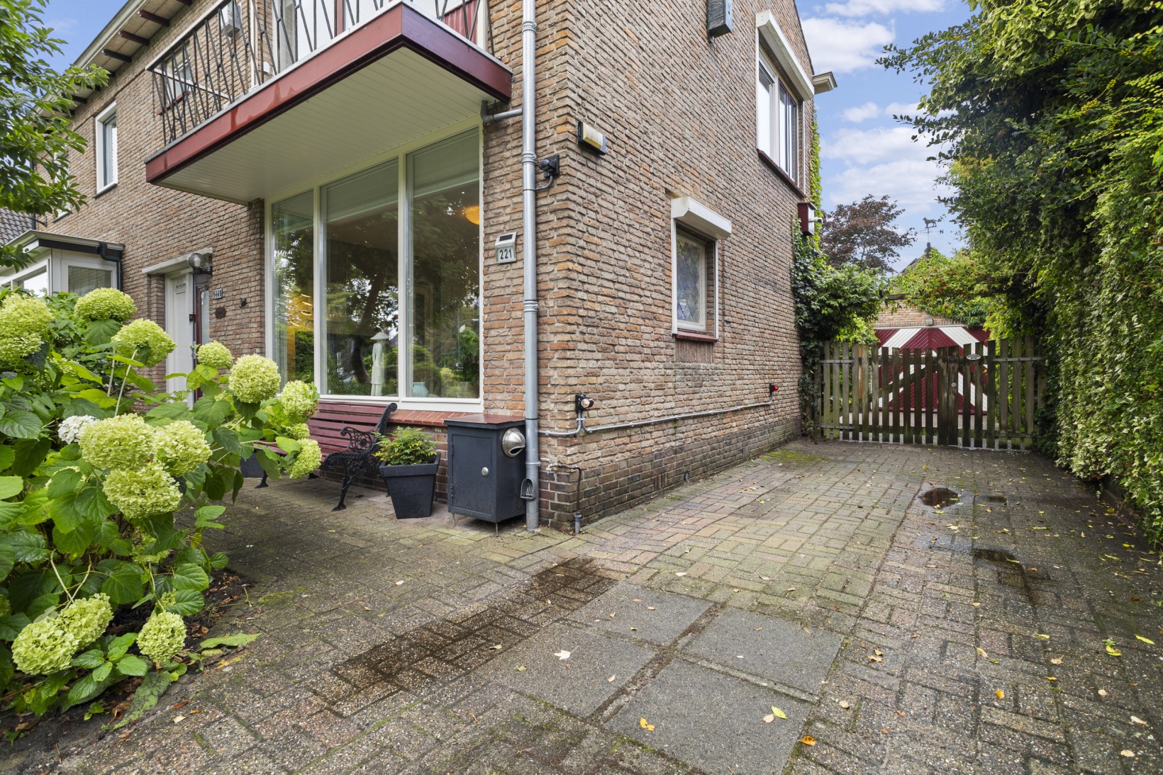 Twee-onder-één-kap te koop: Kennemerstraatweg 221, Heiloo