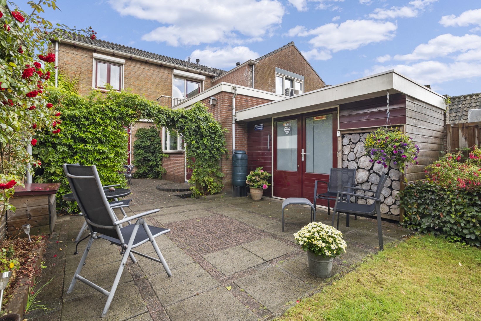 Twee-onder-één-kap te koop: Kennemerstraatweg 221, Heiloo