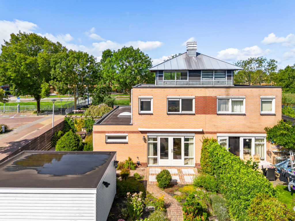 Twee-onder-één-kap te koop: Vijverlaan 5, Heiloo