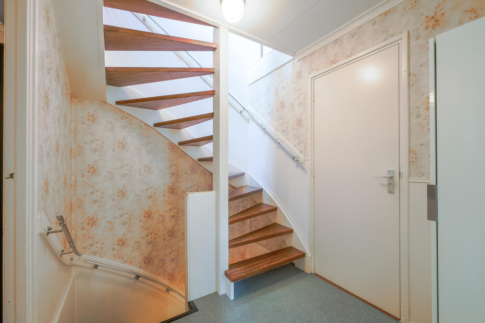 Twee-onder-één-kap te koop: Arklaan 3, Heiloo