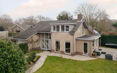 Lage Weidtje 8