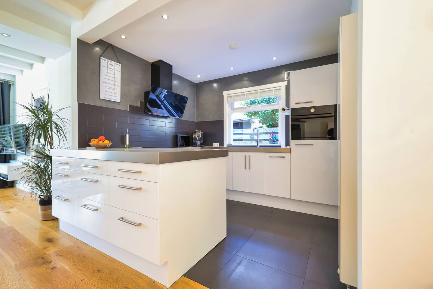 Vrijstaande woning te koop: Dorpsstraat 85, Bergen (Nh)