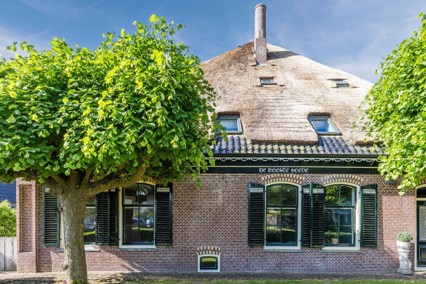Twee-onder-één-kap te koop: Heereweg 165, Schoorl