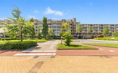 C.F. Smeets. 148