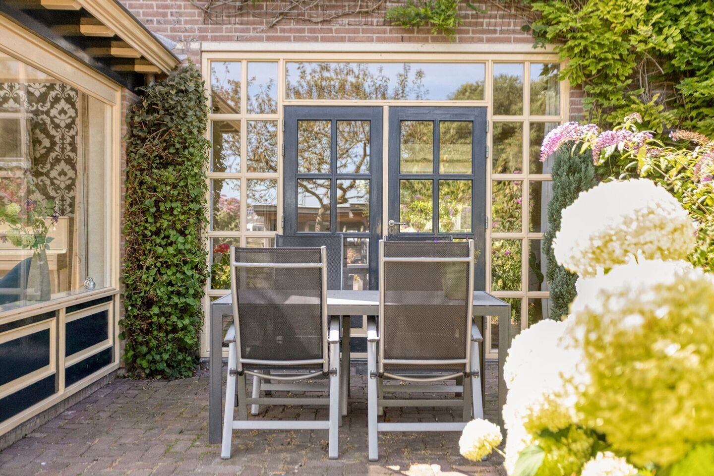 Twee-onder-één-kap te koop: Heereweg 65, Castricum