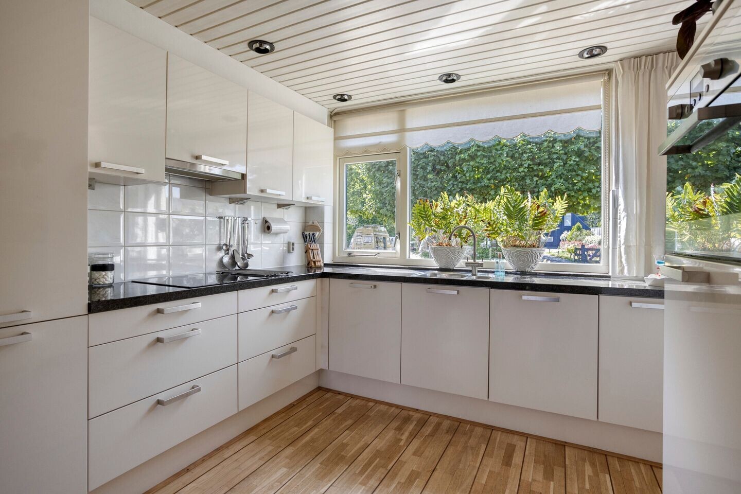 Twee-onder-één-kap te koop: Heereweg 65, Castricum