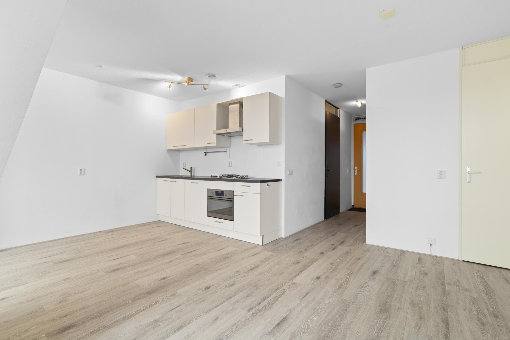 Studio te koop: Beverwijkerstraatweg 6R, Castricum