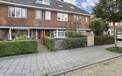 Nuhout van der Veenstraat 13